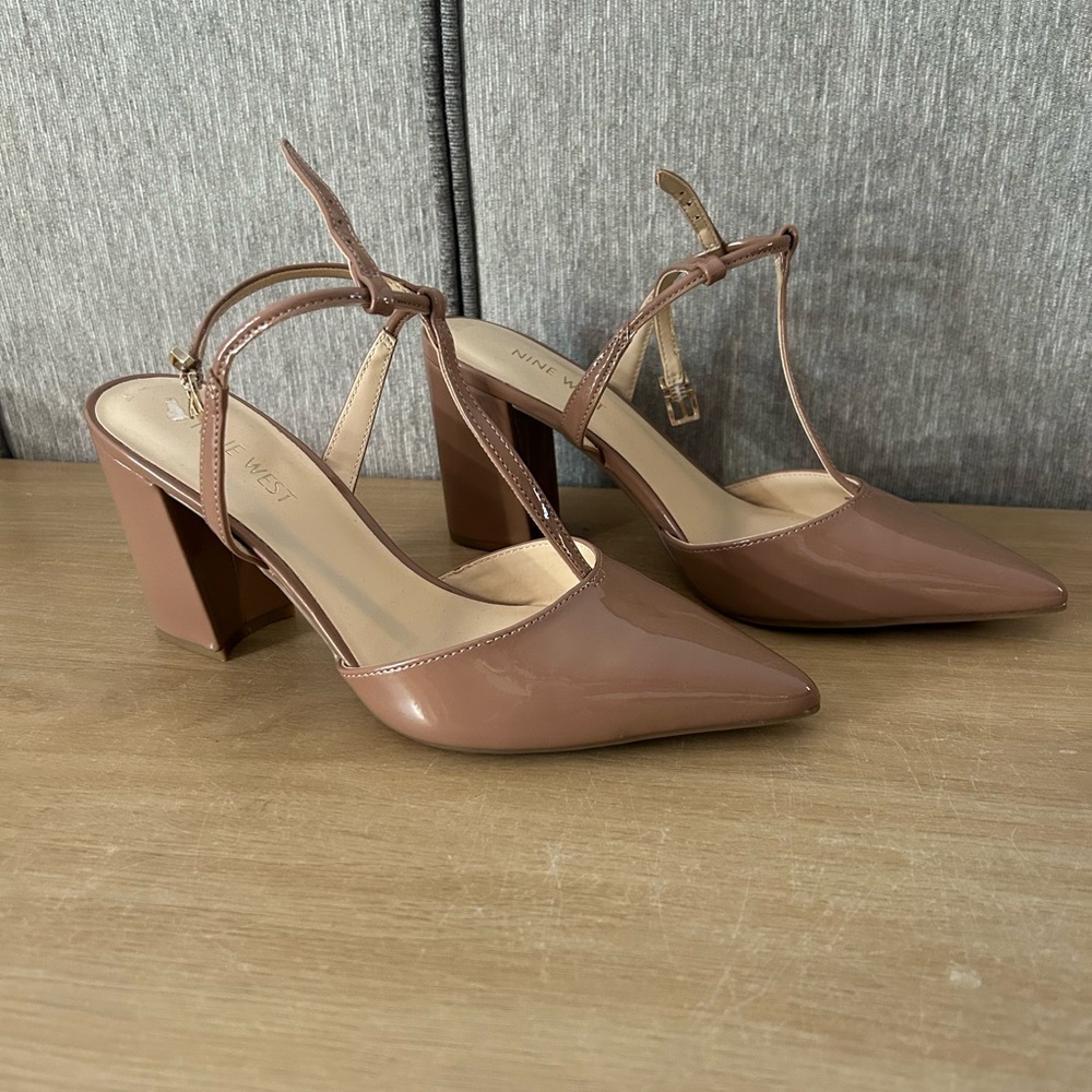 Size 7 Nine West chunky heels